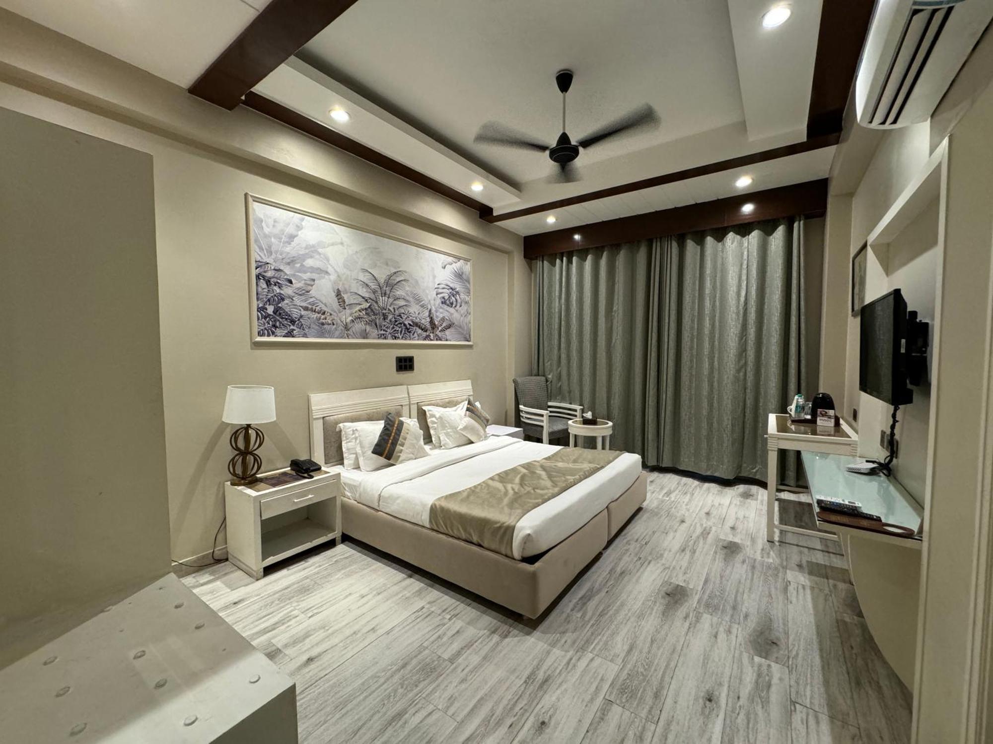 Skon Boutique By Orion Hotels New Delhi Luaran gambar