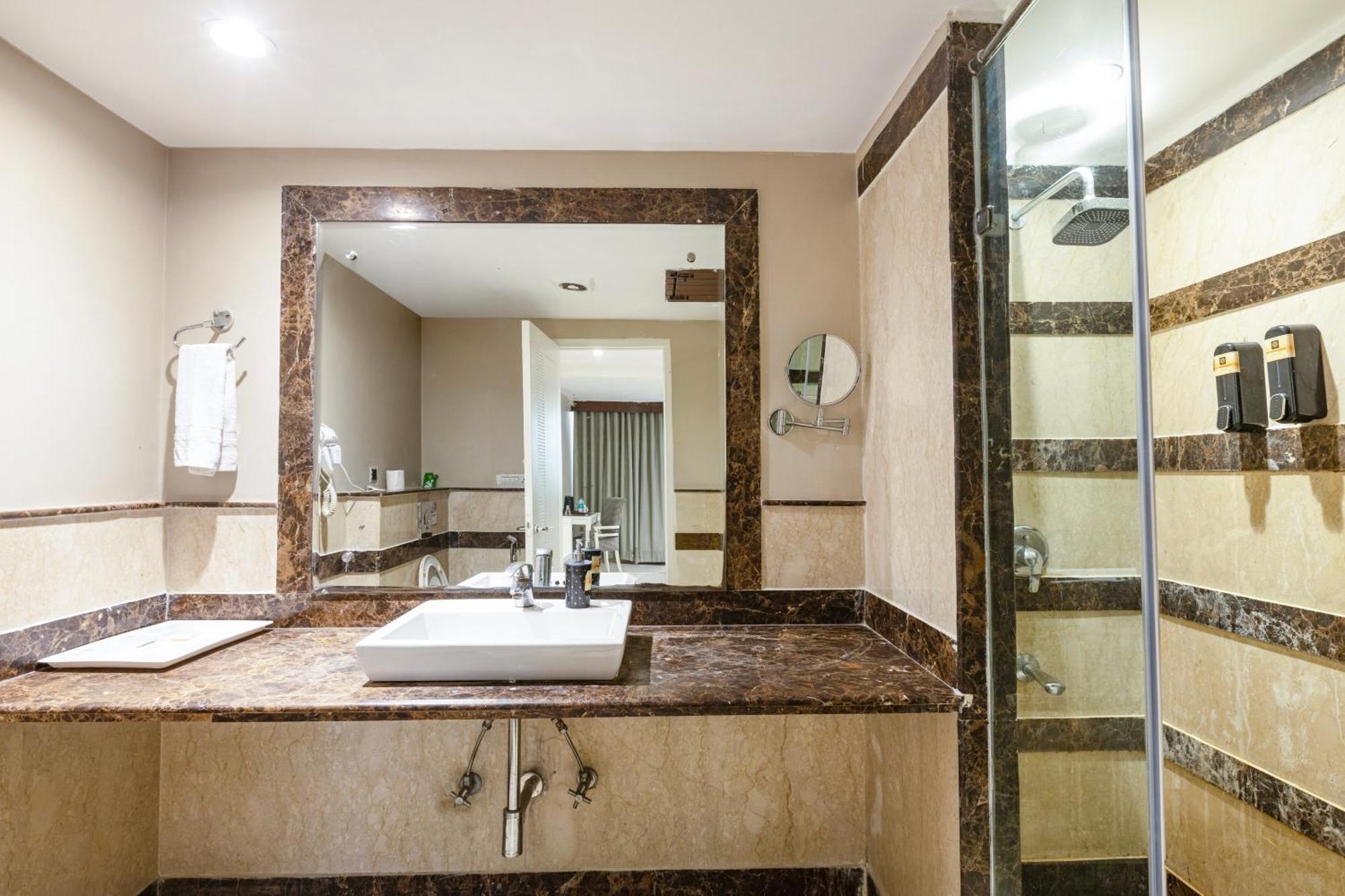 Skon Boutique By Orion Hotels New Delhi Luaran gambar