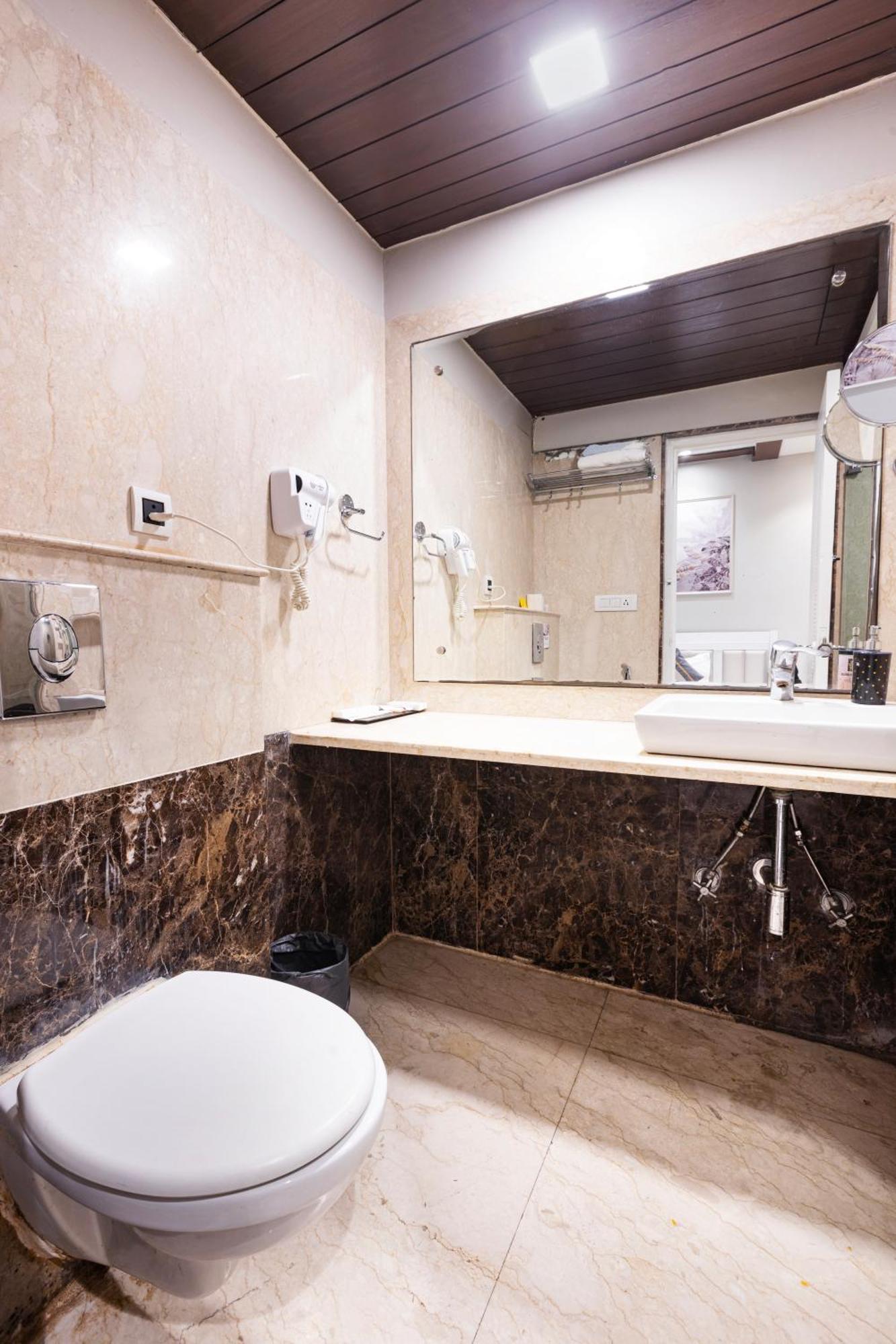 Skon Boutique By Orion Hotels New Delhi Luaran gambar